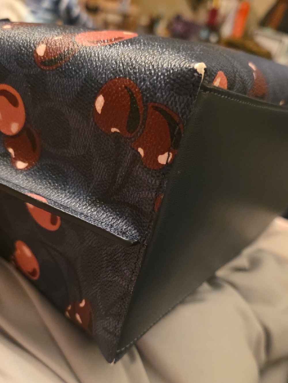 🍒Coach🍒Mollie City Tote🍒 Signature Canvas with Cherry🍒 Print Euc Beautiful! - Picture 8 of 10